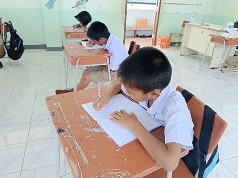 หัวหน้าทีมจัดโครงการพัฒนาทักษะการอ่าน-เขียน 2