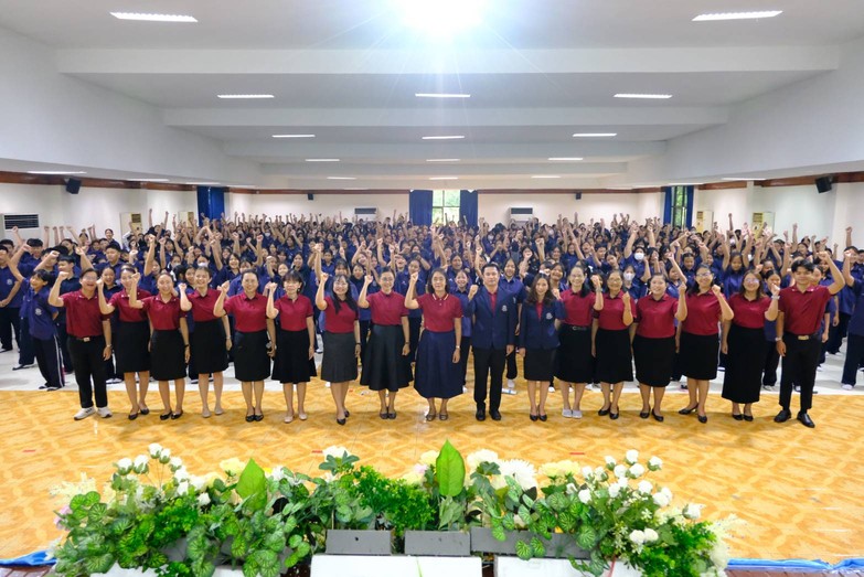ตรวจการแต่งคำประพันธ์ ค่ายดรุณี ศรีภาษา 4